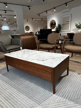 NOVEDAD REBAJAS! Elegante y clásica mesa de centro