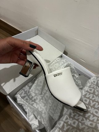 Sandalias DKNY Blancas Tacon Plataforma