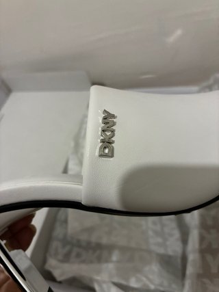 Sandalias DKNY Blancas Tacon Plataforma