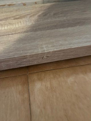 Estantería de madera y cristal en buen estado