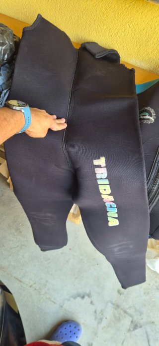Traje neopreno talla 4 poco uso, para 170 a 180cm