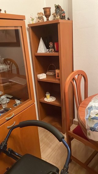 Estantería de madera para comedor