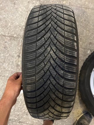 Llantas y neumáticos 205/55 R 16 H como nuevas 90%