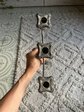 Candelabro vintage de metal plateado