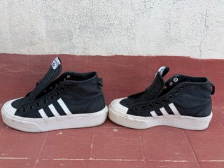 Botines Adidas Negro/Blanco