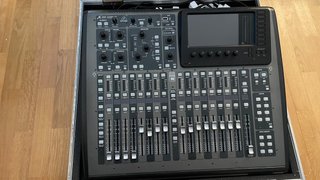 Behringer X32 Compact + Thon + Router