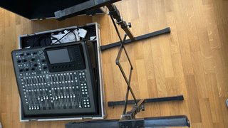 Behringer X32 Compact + Thon + Router