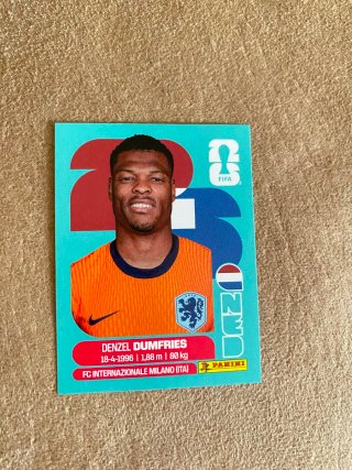 Cromo Denzel Dumfries Panini FIFA 2026