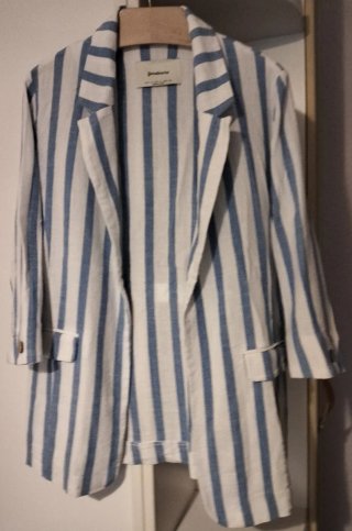 Americana rayas blanca y azul Stradivarius
