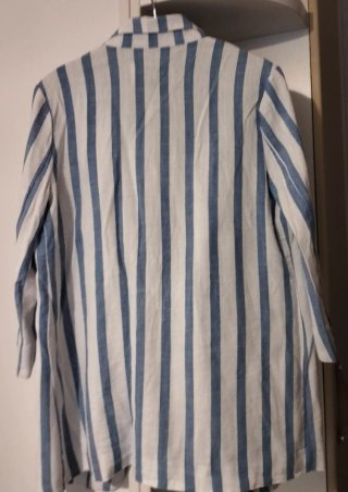 Americana rayas blanca y azul Stradivarius