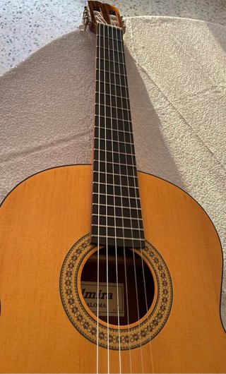 Guitarra española Admira modelo Paloma + Funda