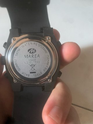 Reloj Marea Hombre Negro y Dorado