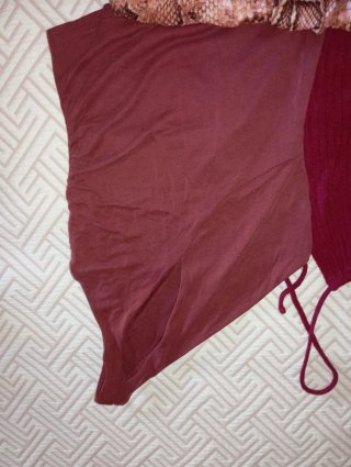 Falda pantalón y 2 tops burdeos Talla S