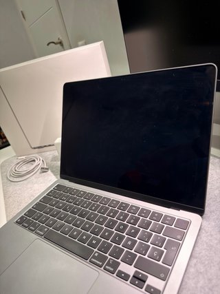 MacBook Air M3 Gris Espacial