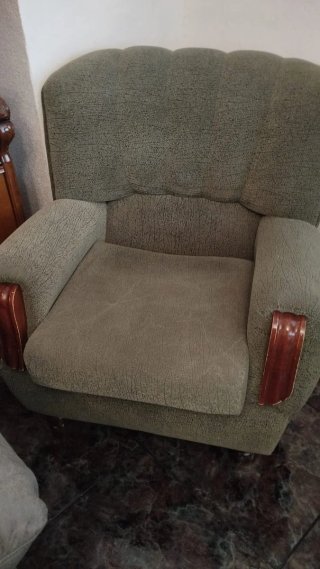 Sofá y 2 sillones
