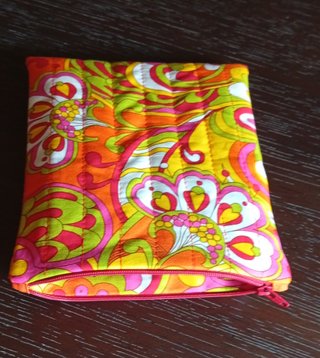 Funda artesanal para libro electrónico