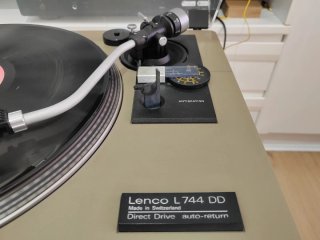 Tocadiscos Lenco L744D + Pickering 625DJ