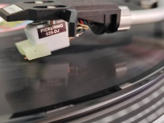Tocadiscos Lenco L744D + Pickering 625DJ