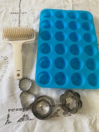 Lote Repostería: Molde Silicona y Cortadores
