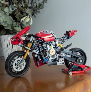 Lego Technic - Ducati Panigale V4 R