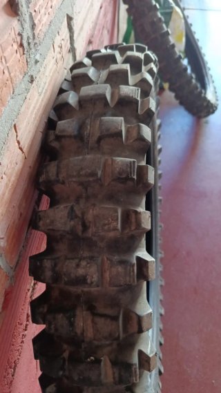 Neumáticos 4.10 - 18 y 80/100 - 21