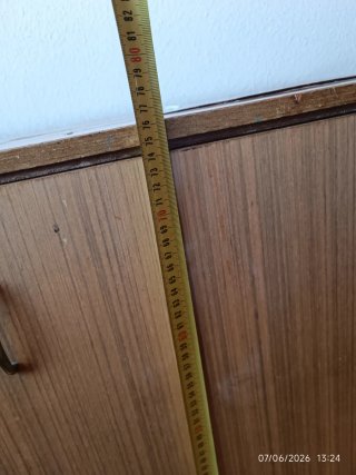 Mueble con máquina de coser marca ALFA