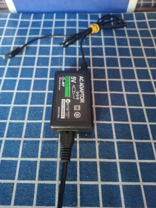PSP CARGADOR ENCHUFE