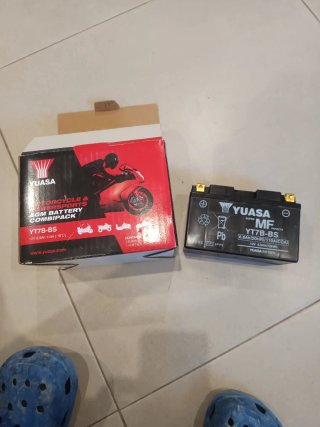 Batería Yuasa YT7B-BS para Moto/Kart
