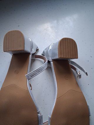 Sandalias plateadas tacón cuadrado SHEIN