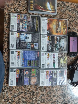 PSP  Negra + 8 Juegos