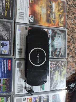 PSP  Negra + 8 Juegos