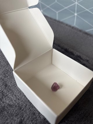 Rubí mineral en bruto