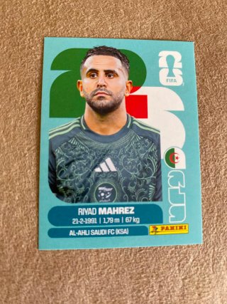 Cromo Riyad Mahrez Panini FIFA 2022