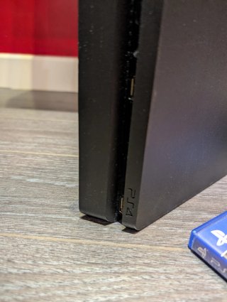 PS4 Slim Nero + 3 Giochi + Controller nero