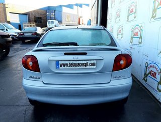 Centralita motor renault 8200044437 megane 1119843