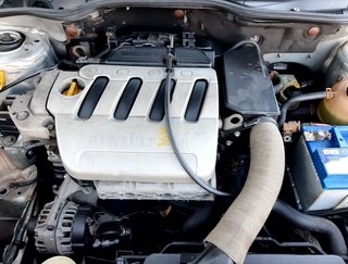 Centralita motor renault 8200044437 megane 1119843