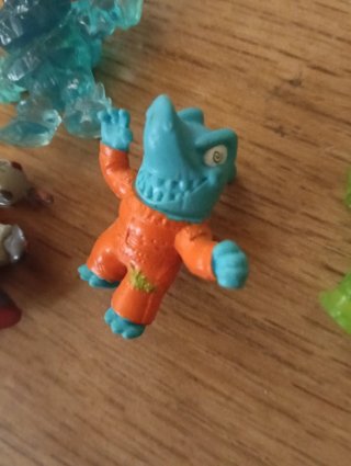 Muñecos variados