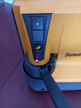 Apiladora Eléctrica JUNGHEINRICH/EJC 110