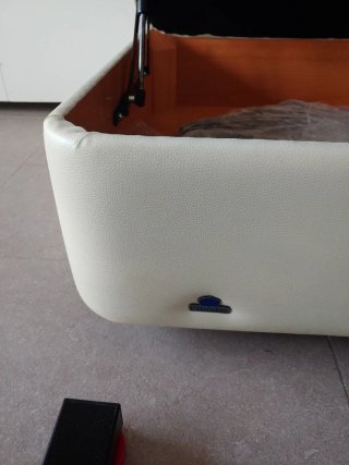 Canapé tapizado tela beige y blanco
