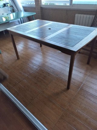 Mesa de madera para exterior con 3 sillas
