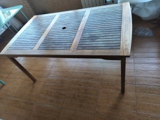 Mesa de madera para exterior con 3 sillas