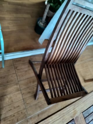 Mesa de madera para exterior con 3 sillas