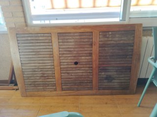 Mesa de madera para exterior con 3 sillas