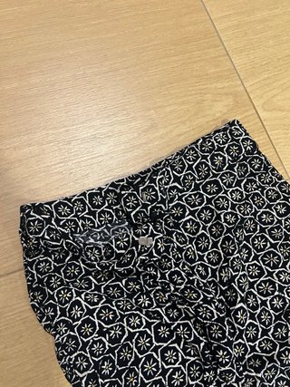Pantalón fino estampado