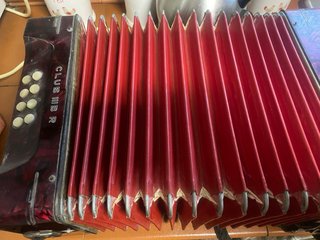 Acordeón Hohner Club III B Rojo