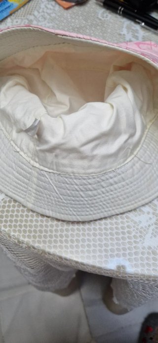 Sombrero de tela rosa con anclas