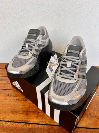 Scarpe Adidas Adizero Aruku Grigie