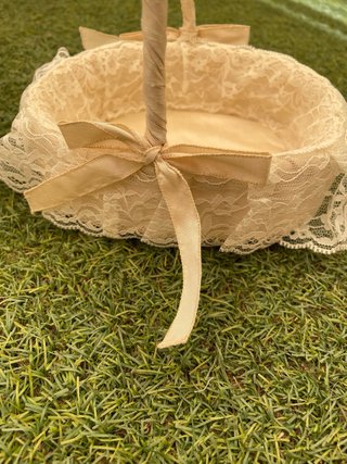 Cesta y almohada para arras y anillos de boda