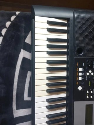 Teclado Yamaha PSR-E223