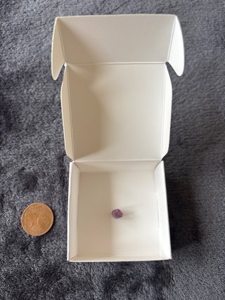 Rubí mineral en bruto